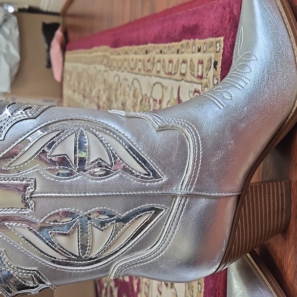 Nine West Silver Western Boots Size 5 - Picture 16 of 16